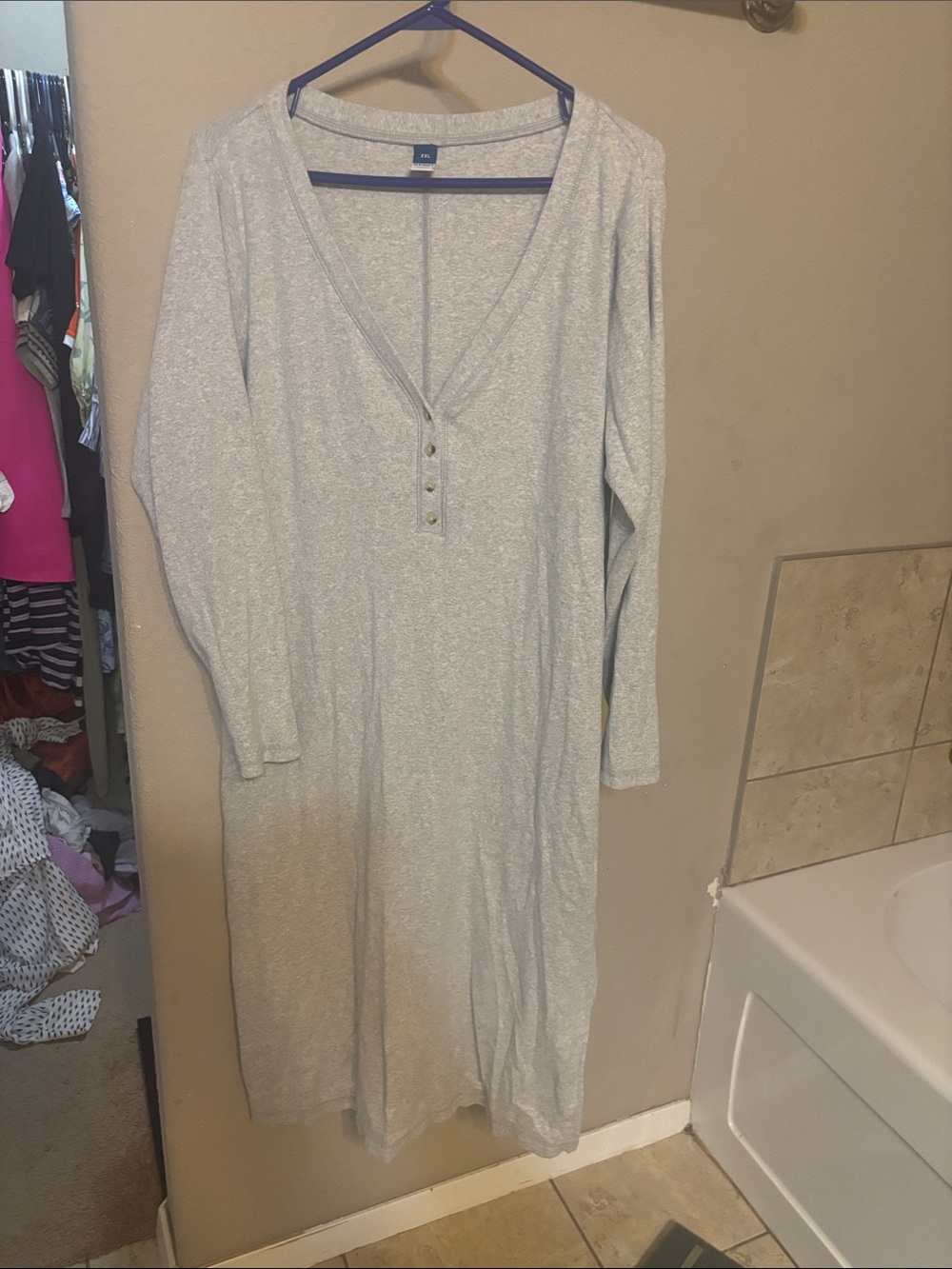 Old Navy Light Gray Long Sleeve V-Neck Maxi Dress